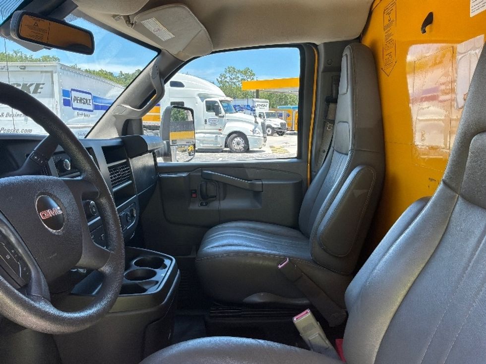Light Duty Box Truck-Light and Medium Duty Trucks-GMC-2021-Savana G33903-Jacksonville-FL-87,052\n\t\tmiles-$ 28,500 - Image 16