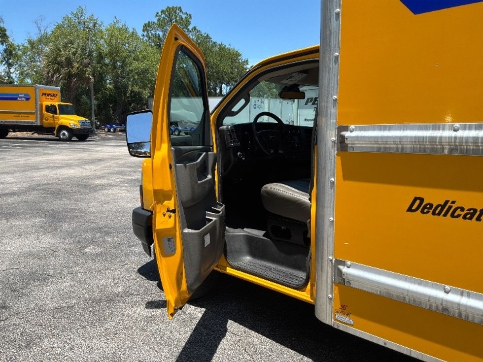 Light Duty Box Truck-Light and Medium Duty Trucks-GMC-2021-Savana G33903-Jacksonville-FL-87,052\n\t\tmiles-$ 28,500 - Image 17