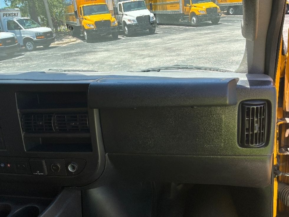 Light Duty Box Truck-Light and Medium Duty Trucks-GMC-2021-Savana G33903-Jacksonville-FL-87,052\n\t\tmiles-$ 28,500 - Image 21