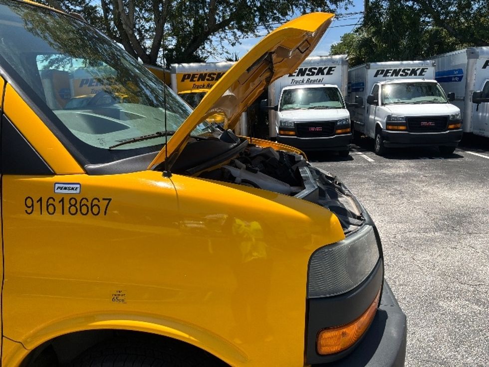 Light Duty Box Truck-Light and Medium Duty Trucks-GMC-2021-Savana G33903-Jacksonville-FL-87,052\n\t\tmiles-$ 28,500 - Image 23
