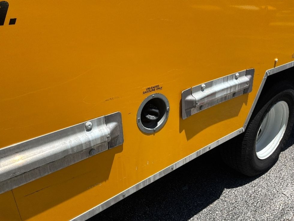 Light Duty Box Truck-Light and Medium Duty Trucks-GMC-2021-Savana G33903-Jacksonville-FL-87,052\n\t\tmiles-$ 28,500 - Image 30