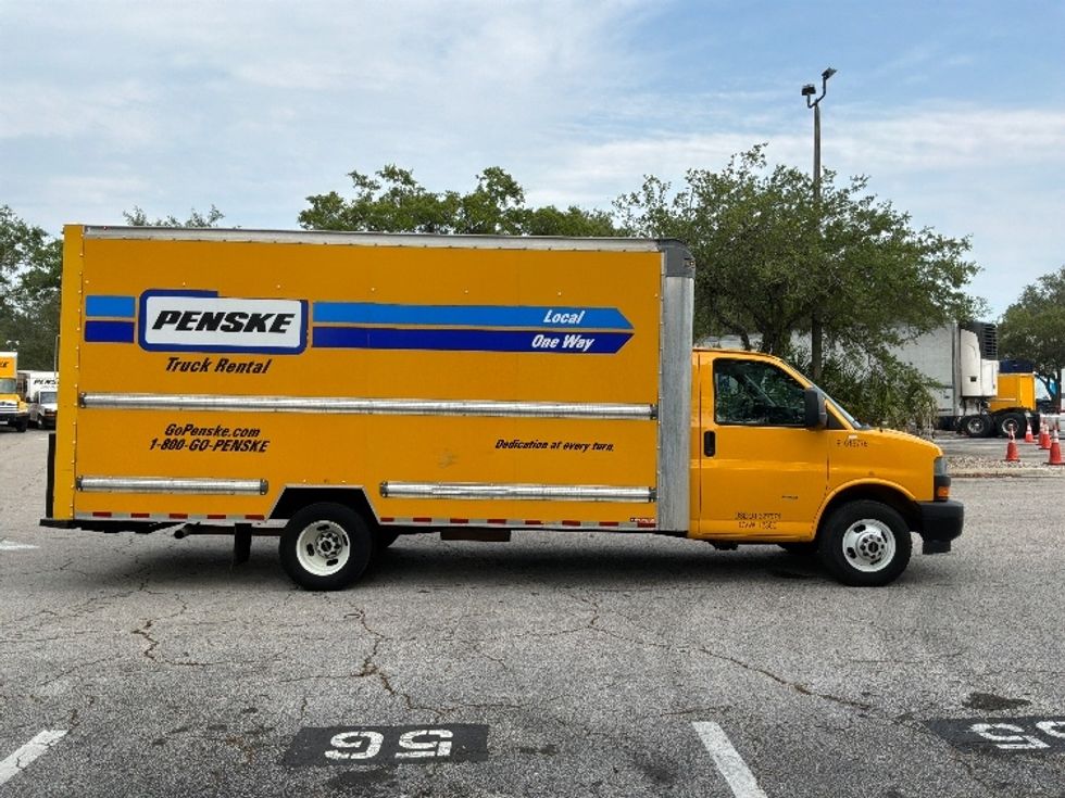 Light Duty Box Truck-Light and Medium Duty Trucks-GMC-2021-Savana G33903-Jacksonville-FL-87,088\n\t\tmiles-$ 27,750 - Image 15