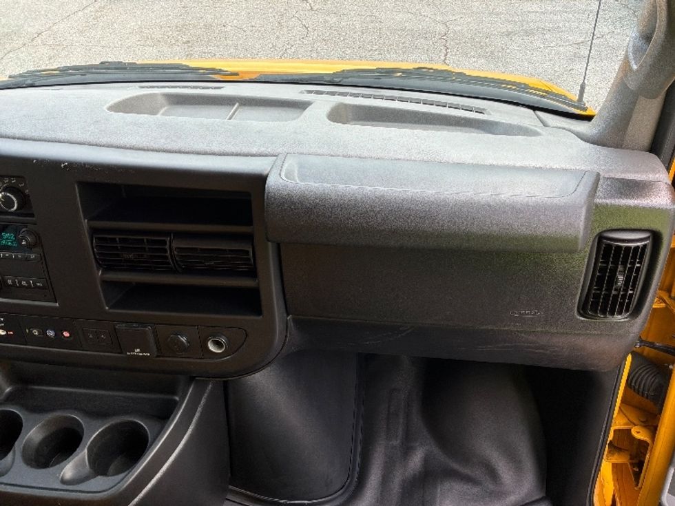 Light Duty Box Truck-Light and Medium Duty Trucks-GMC-2021-Savana G33903-Jacksonville-FL-87,088\n\t\tmiles-$ 27,750 - Image 21