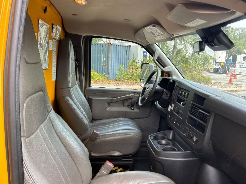 Light Duty Box Truck-Light and Medium Duty Trucks-GMC-2021-Savana G33903-Jacksonville-FL-87,088\n\t\tmiles-$ 27,750 - Image 22