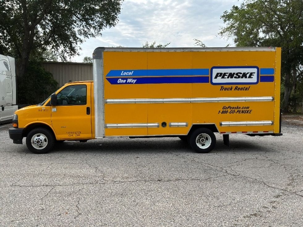 Light Duty Box Truck-Light and Medium Duty Trucks-GMC-2021-Savana G33903-Jacksonville-FL-87,088\n\t\tmiles-$ 27,750 - Image 4