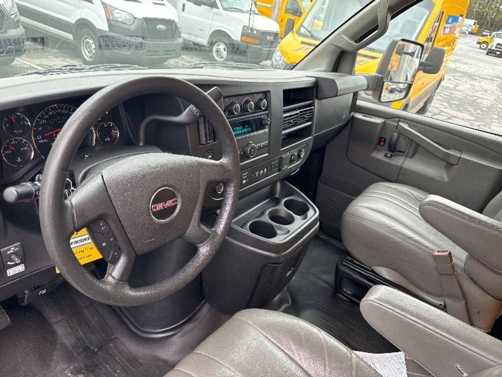 Light Duty Box Truck-Light and Medium Duty Trucks-GMC-2021-Savana G33903-Jacksonville-FL-90,374\n\t\tmiles-$ 27,250 - Image 17