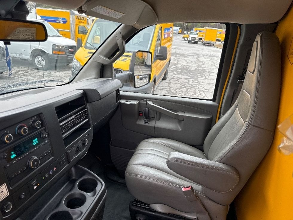 Light Duty Box Truck-Light and Medium Duty Trucks-GMC-2021-Savana G33903-Jacksonville-FL-90,374\n\t\tmiles-$ 27,250 - Image 19