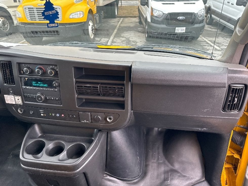 Light Duty Box Truck-Light and Medium Duty Trucks-GMC-2021-Savana G33903-Jacksonville-FL-90,374\n\t\tmiles-$ 27,250 - Image 21