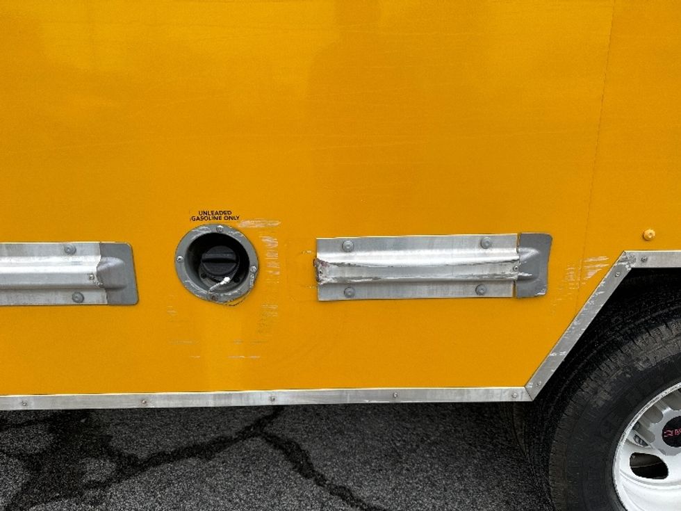 Light Duty Box Truck-Light and Medium Duty Trucks-GMC-2021-Savana G33903-Jacksonville-FL-90,374\n\t\tmiles-$ 27,250 - Image 25