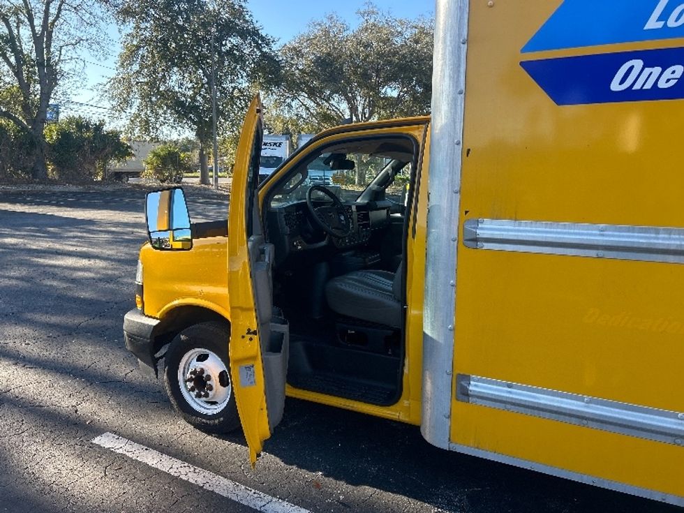Light Duty Box Truck-Light and Medium Duty Trucks-GMC-2021-Savana G33903-Jacksonville-FL-90,689\n\t\tmiles-$ 28,750 - Image 16