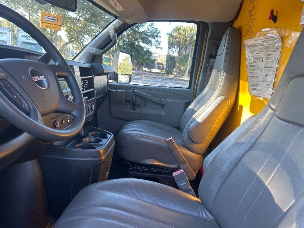 Light Duty Box Truck-Light and Medium Duty Trucks-GMC-2021-Savana G33903-Jacksonville-FL-90,689\n\t\tmiles-$ 28,750 - Image 19