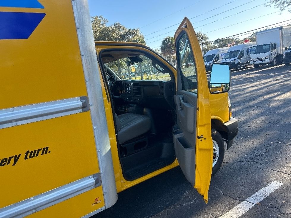 Light Duty Box Truck-Light and Medium Duty Trucks-GMC-2021-Savana G33903-Jacksonville-FL-90,689\n\t\tmiles-$ 28,750 - Image 20