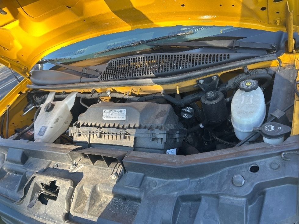 Light Duty Box Truck-Light and Medium Duty Trucks-GMC-2021-Savana G33903-Jacksonville-FL-90,689\n\t\tmiles-$ 28,750 - Image 23