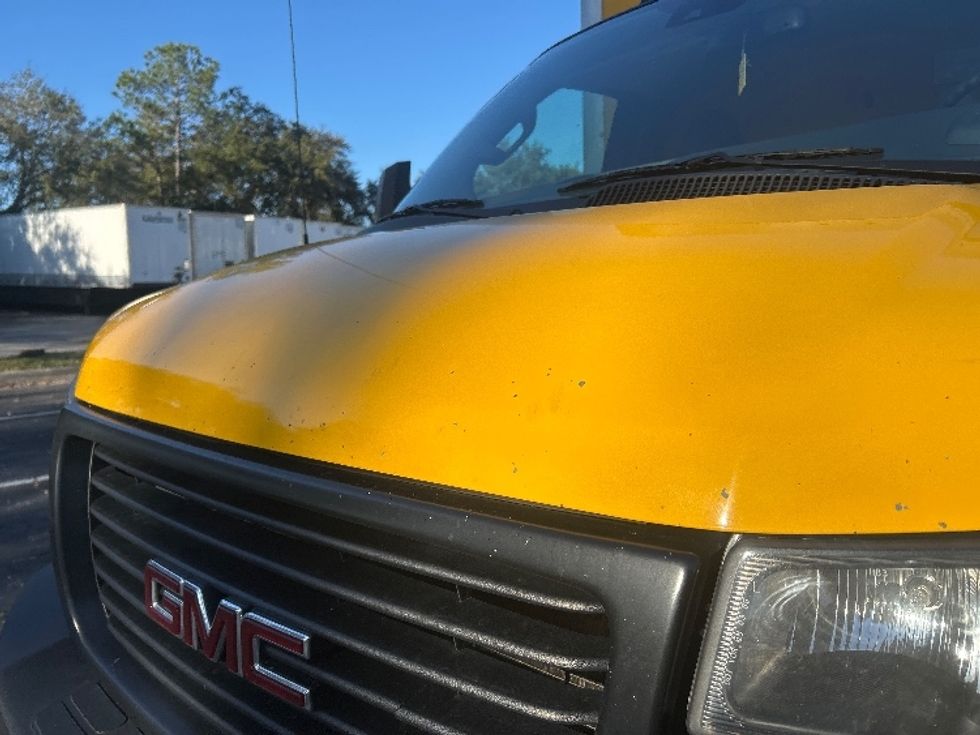 Light Duty Box Truck-Light and Medium Duty Trucks-GMC-2021-Savana G33903-Jacksonville-FL-90,689\n\t\tmiles-$ 28,750 - Image 28