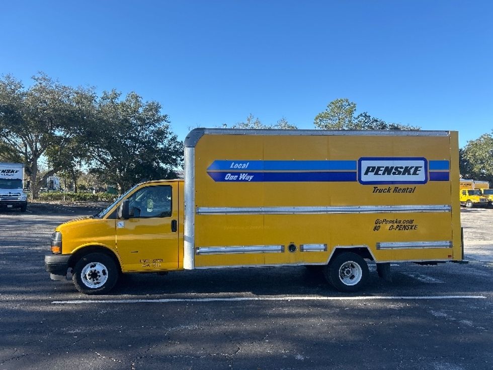 Light Duty Box Truck-Light and Medium Duty Trucks-GMC-2021-Savana G33903-Jacksonville-FL-90,689\n\t\tmiles-$ 28,750 - Image 4