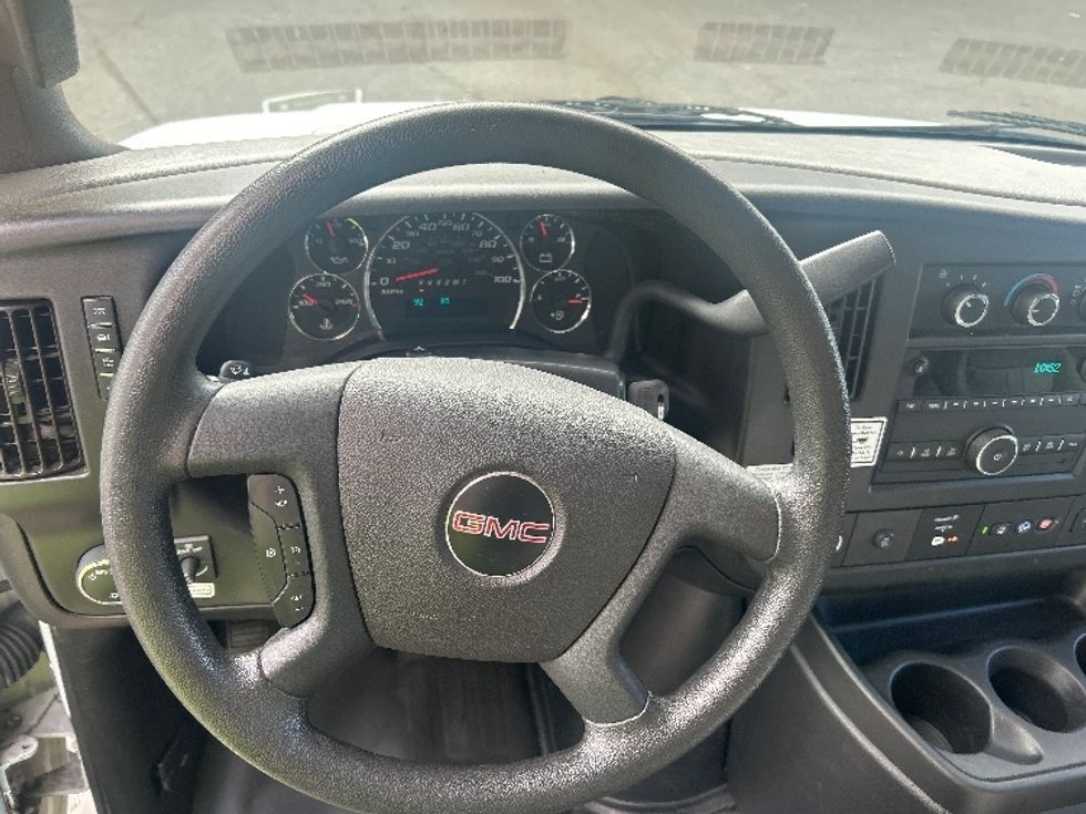 Light Duty Box Truck-Light and Medium Duty Trucks-GMC-2021-Savana G33903-Jacksonville-FL-92,790\n\t\tmiles-$ 31,500 - Image 18