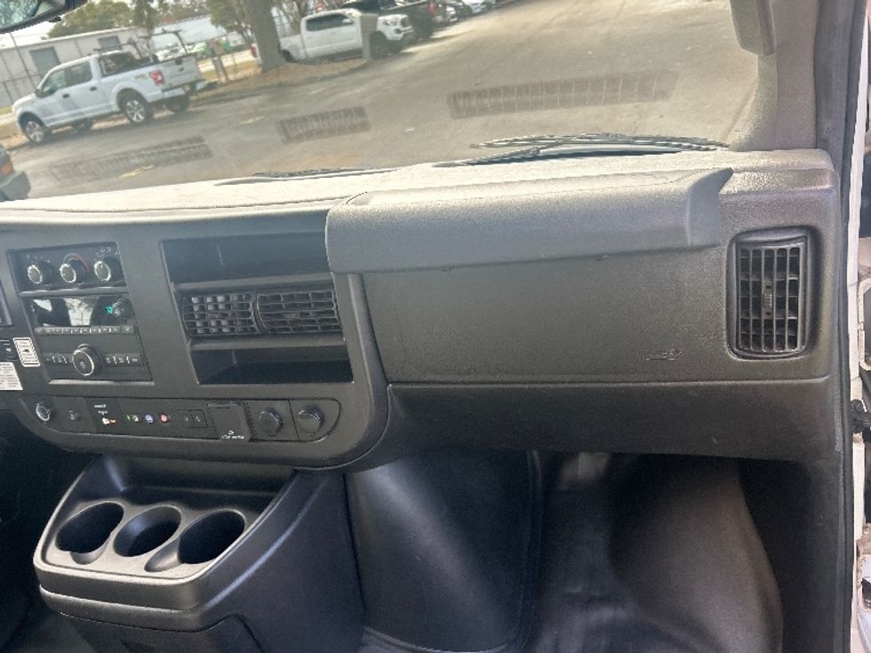 Light Duty Box Truck-Light and Medium Duty Trucks-GMC-2021-Savana G33903-Jacksonville-FL-92,790\n\t\tmiles-$ 31,500 - Image 21