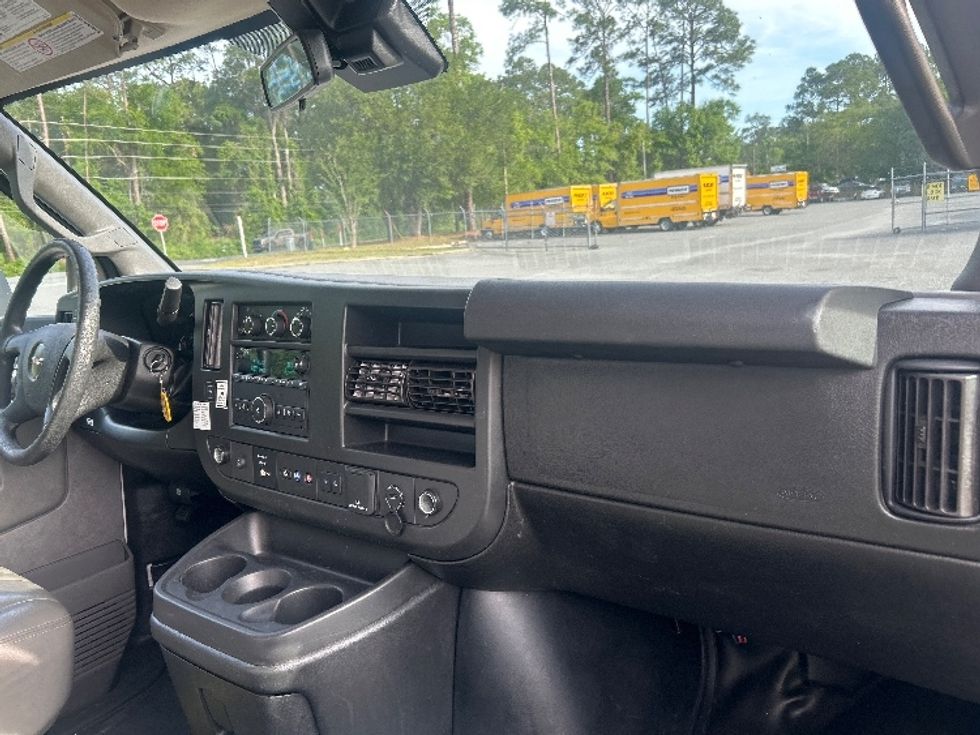 Light Duty Box Truck-Light and Medium Duty Trucks-GMC-2021-Savana G33903-Jacksonville-FL-96,318\n\t\tmiles-$ 30,500 - Image 21