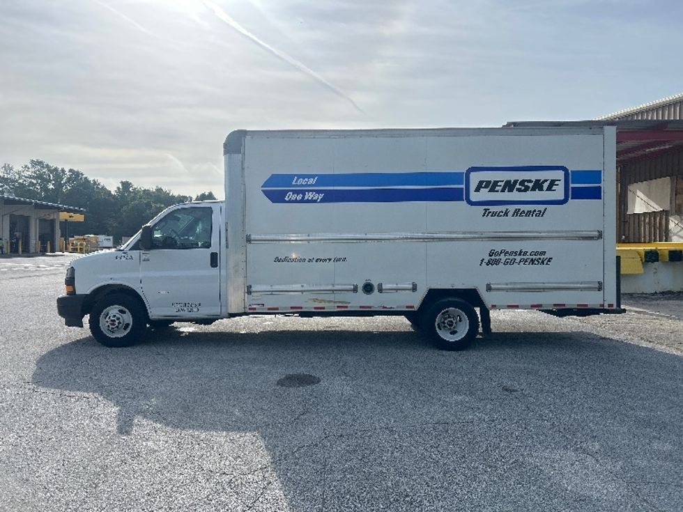 Light Duty Box Truck-Light and Medium Duty Trucks-GMC-2021-Savana G33903-Jacksonville-FL-96,318\n\t\tmiles-$ 30,500 - Image 4