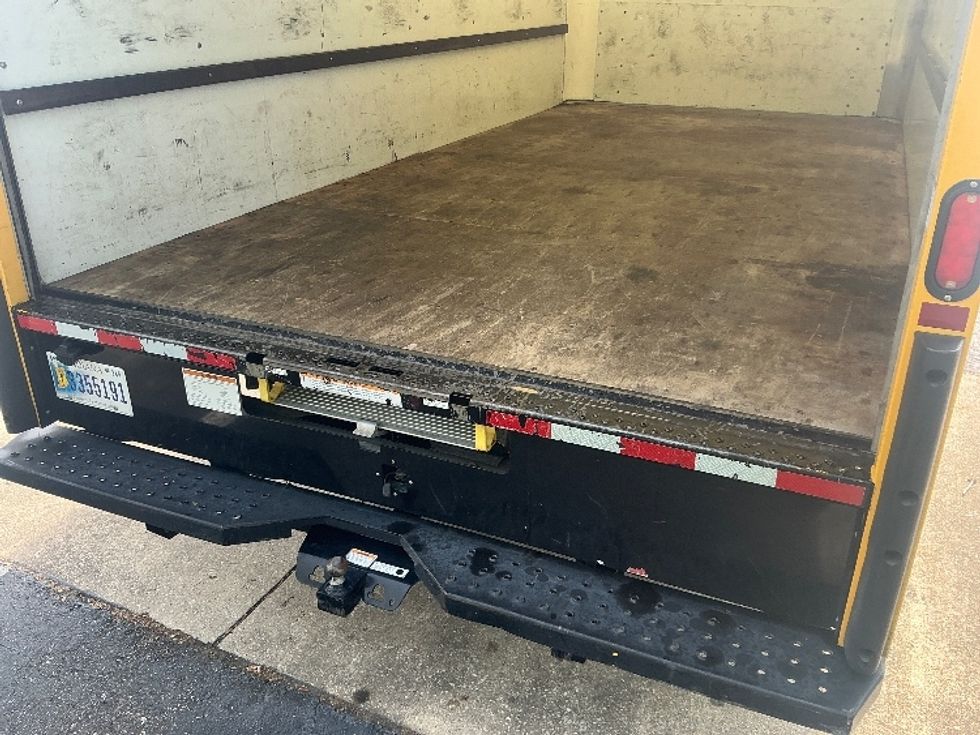 Light Duty Box Truck-Light and Medium Duty Trucks-GMC-2021-Savana G33903-Jacksonville-FL-98,310\n\t\tmiles-$ 26,750 - Image 10