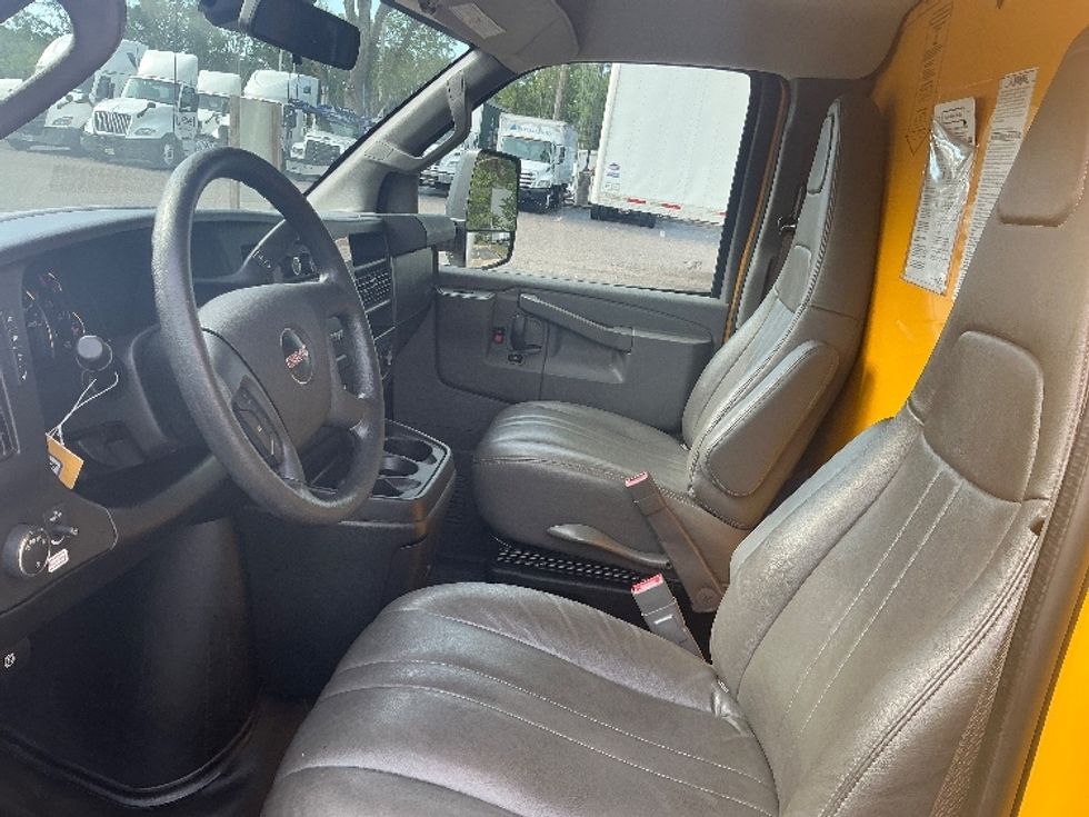 Light Duty Box Truck-Light and Medium Duty Trucks-GMC-2021-Savana G33903-Jacksonville-FL-98,310\n\t\tmiles-$ 26,750 - Image 24