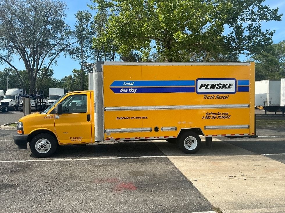 Light Duty Box Truck-Light and Medium Duty Trucks-GMC-2021-Savana G33903-Jacksonville-FL-98,310\n\t\tmiles-$ 26,750 - Image 4