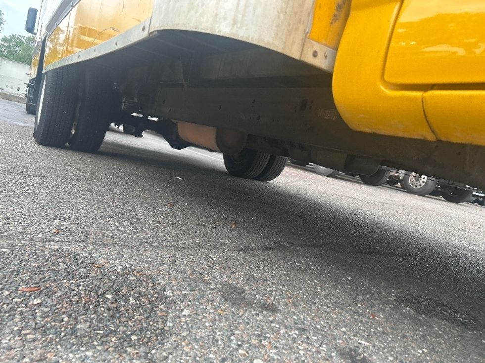 Light Duty Box Truck-Light and Medium Duty Trucks-GMC-2021-Savana G33903-Jacksonville-FL-99,664\n\t\tmiles-$ 27,000 - Image 13