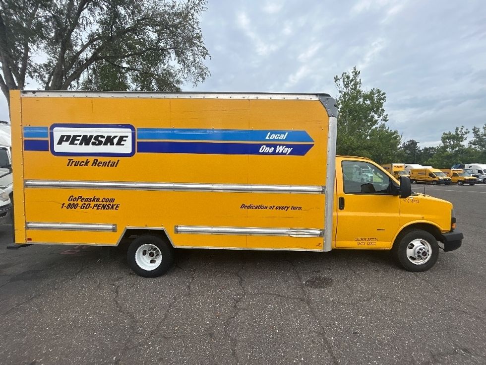 Light Duty Box Truck-Light and Medium Duty Trucks-GMC-2021-Savana G33903-Jacksonville-FL-99,664\n\t\tmiles-$ 27,000 - Image 14