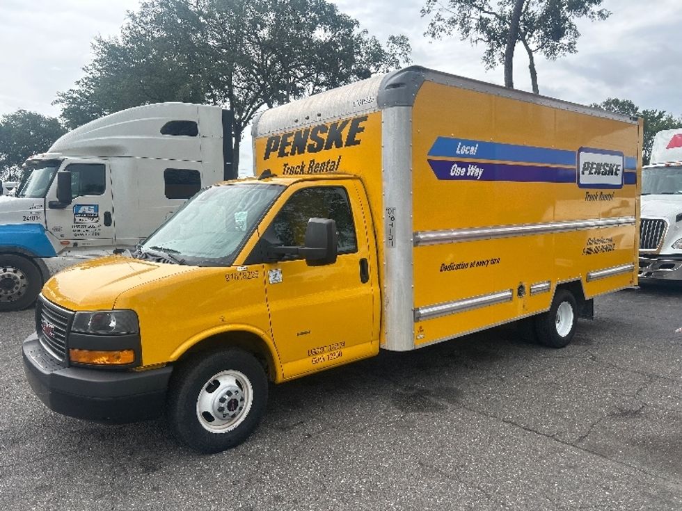 Light Duty Box Truck-Light and Medium Duty Trucks-GMC-2021-Savana G33903-Jacksonville-FL-99,664\n\t\tmiles-$ 27,000 - Image 3