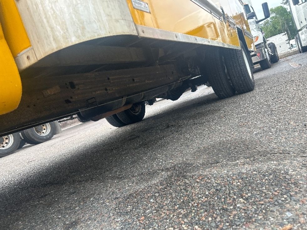 Light Duty Box Truck-Light and Medium Duty Trucks-GMC-2021-Savana G33903-Jacksonville-FL-99,664\n\t\tmiles-$ 27,000 - Image 5