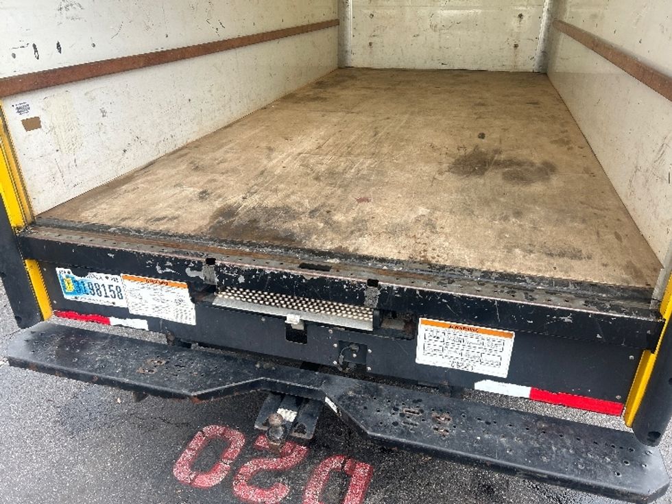 Light Duty Box Truck-Light and Medium Duty Trucks-GMC-2021-Savana G33903-Jacksonville-FL-99,664\n\t\tmiles-$ 27,000 - Image 9