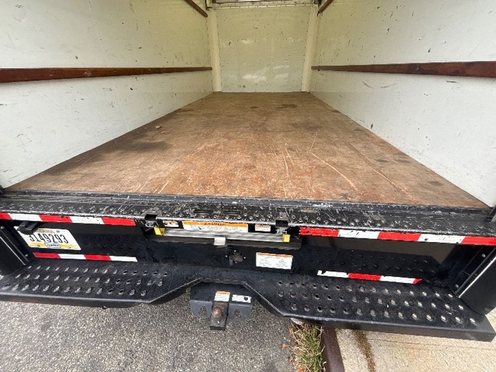 Light Duty Box Truck-Light and Medium Duty Trucks-GMC-2021-Savana G33903-Jamaica-NY-114,762\n\t\tmiles-$ 25,750 - Image 10