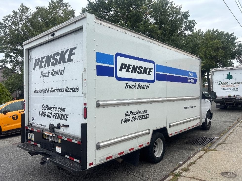 Light Duty Box Truck-Light and Medium Duty Trucks-GMC-2021-Savana G33903-Jamaica-NY-114,762\n\t\tmiles-$ 25,750 - Image 13