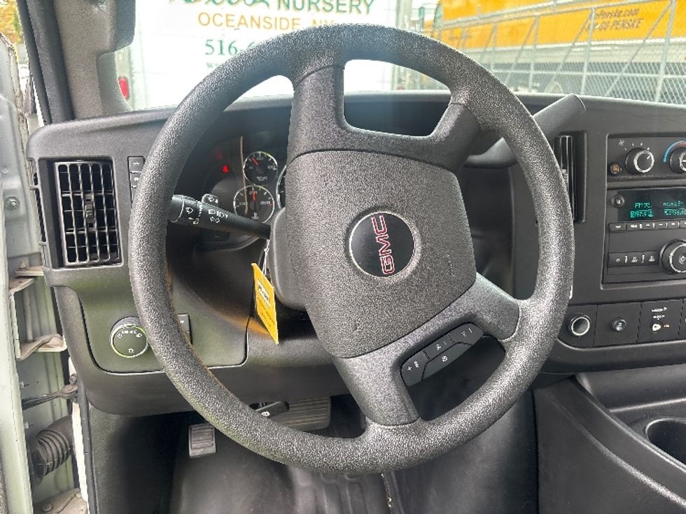 Light Duty Box Truck-Light and Medium Duty Trucks-GMC-2021-Savana G33903-Jamaica-NY-114,762\n\t\tmiles-$ 25,750 - Image 18