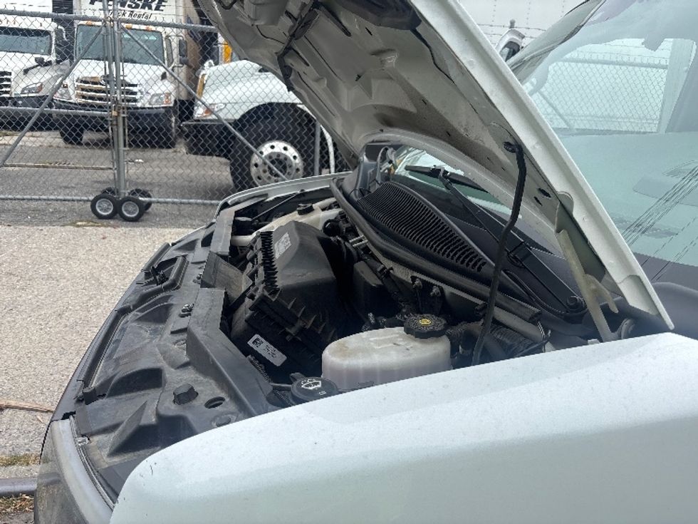 Light Duty Box Truck-Light and Medium Duty Trucks-GMC-2021-Savana G33903-Jamaica-NY-114,762\n\t\tmiles-$ 25,750 - Image 24