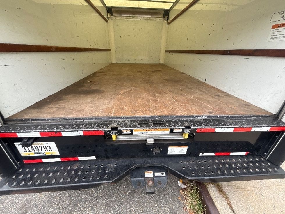 Light Duty Box Truck-Light and Medium Duty Trucks-GMC-2021-Savana G33903-Jamaica-NY-114,762\n\t\tmiles-$ 25,750 - Image 25