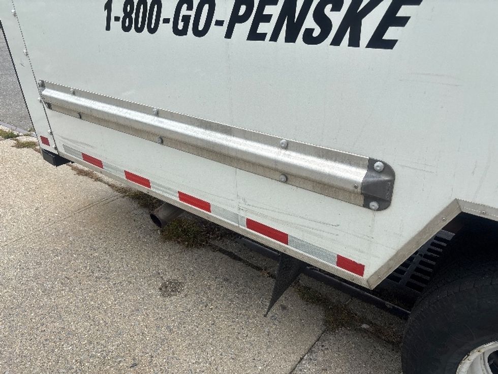 Light Duty Box Truck-Light and Medium Duty Trucks-GMC-2021-Savana G33903-Jamaica-NY-114,762\n\t\tmiles-$ 25,750 - Image 28