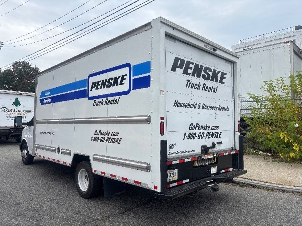 Light Duty Box Truck-Light and Medium Duty Trucks-GMC-2021-Savana G33903-Jamaica-NY-114,762\n\t\tmiles-$ 25,750 - Image 6