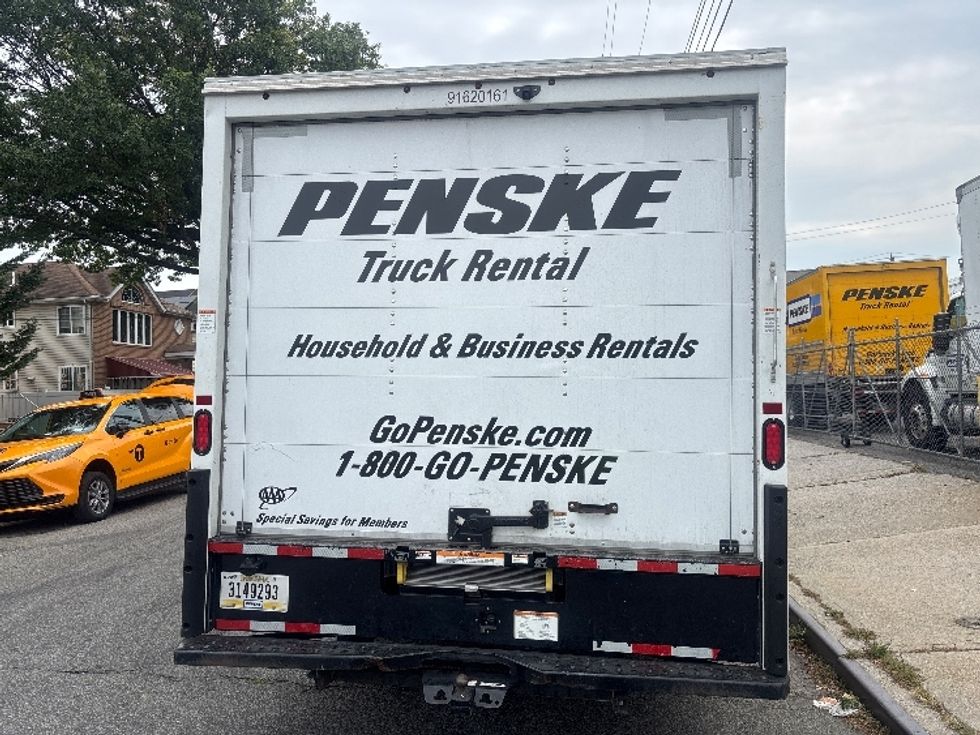 Light Duty Box Truck-Light and Medium Duty Trucks-GMC-2021-Savana G33903-Jamaica-NY-114,762\n\t\tmiles-$ 25,750 - Image 7