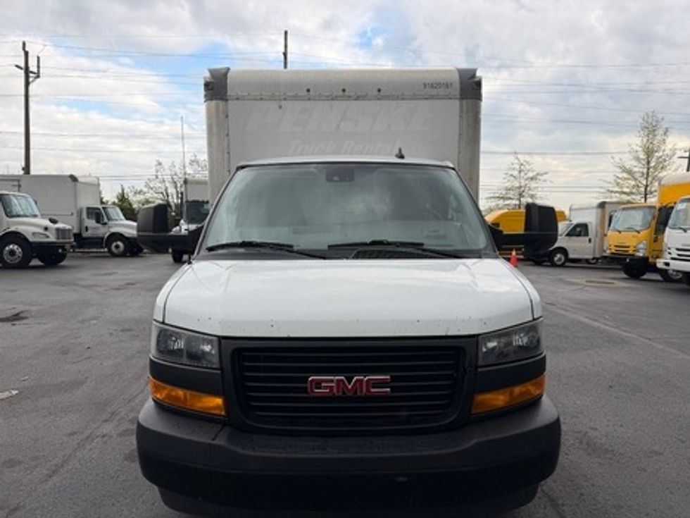 Light Duty Box Truck-Light and Medium Duty Trucks-GMC-2021-Savana G33903-Jamaica-NY-115,022\n\t\tmiles-$ 29,750 - Image 2