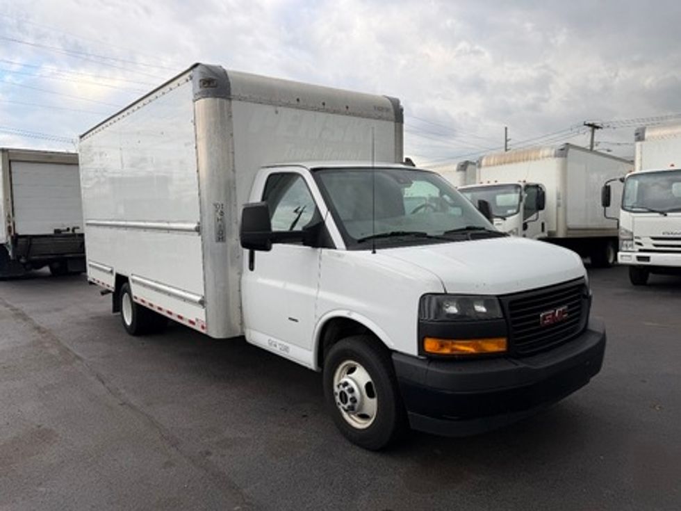 Light Duty Box Truck-Light and Medium Duty Trucks-GMC-2021-Savana G33903-Jamaica-NY-115,022\n\t\tmiles-$ 29,750 - Image 3