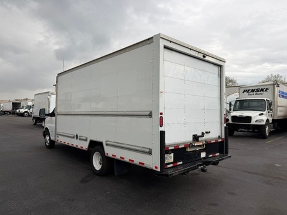 Light Duty Box Truck-Light and Medium Duty Trucks-GMC-2021-Savana G33903-Jamaica-NY-115,022\n\t\tmiles-$ 29,750 - Image 6
