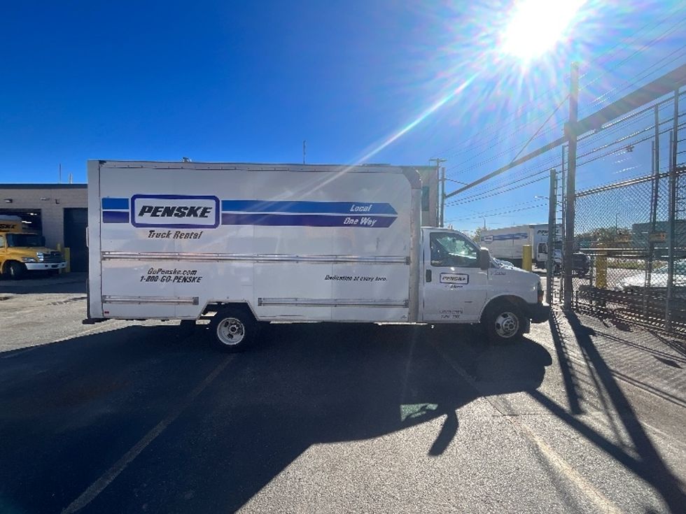 Light Duty Box Truck-Light and Medium Duty Trucks-GMC-2021-Savana G33903-Jamaica-NY-97,199\n\t\tmiles-$ 29,750 - Image 15