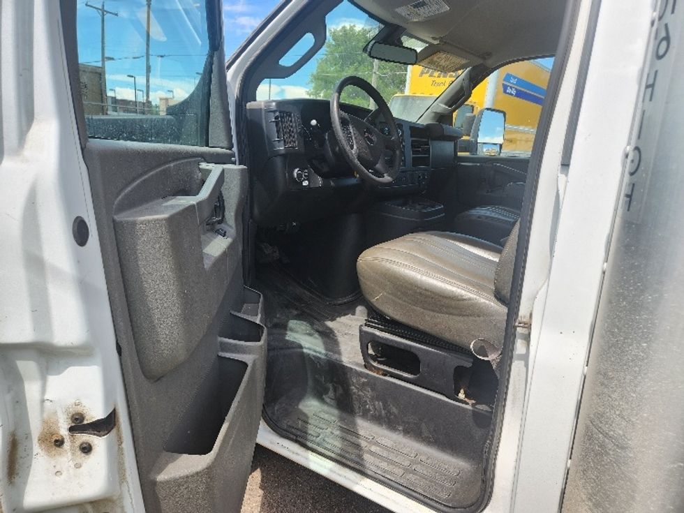 Light Duty Box Truck-Light and Medium Duty Trucks-GMC-2021-Savana G33903-Jerome-ID-89,682\n\t\tmiles-$ 30,750 - Image 16