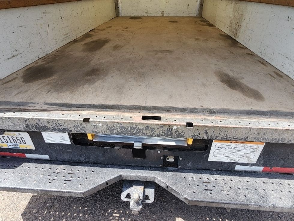 Light Duty Box Truck-Light and Medium Duty Trucks-GMC-2021-Savana G33903-Jerome-ID-89,682\n\t\tmiles-$ 30,750 - Image 9