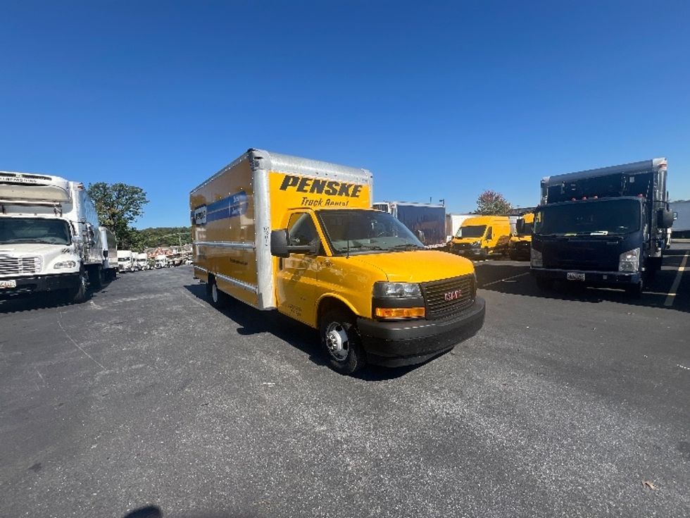 Light Duty Box Truck-Light and Medium Duty Trucks-GMC-2021-Savana G33903-Jessup-MD-117,519\n\t\tmiles-$ 22,000 - Image 1
