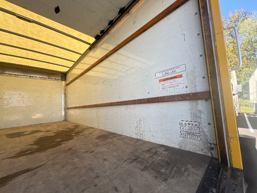 Light Duty Box Truck-Light and Medium Duty Trucks-GMC-2021-Savana G33903-Jessup-MD-117,519\n\t\tmiles-$ 22,000 - Image 12