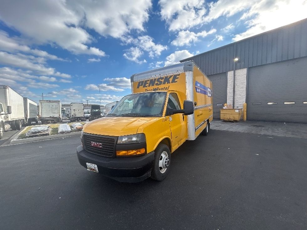 Light Duty Box Truck-Light and Medium Duty Trucks-GMC-2021-Savana G33903-Jessup-MD-93,154\n\t\tmiles-$ 26,500 - Image 1