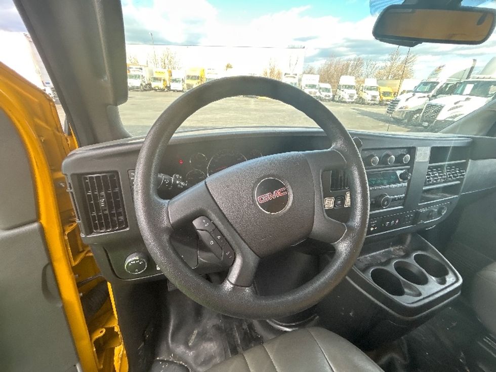 Light Duty Box Truck-Light and Medium Duty Trucks-GMC-2021-Savana G33903-Jessup-MD-93,154\n\t\tmiles-$ 26,500 - Image 17