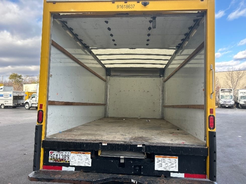 Light Duty Box Truck-Light and Medium Duty Trucks-GMC-2021-Savana G33903-Jessup-MD-93,154\n\t\tmiles-$ 26,500 - Image 8